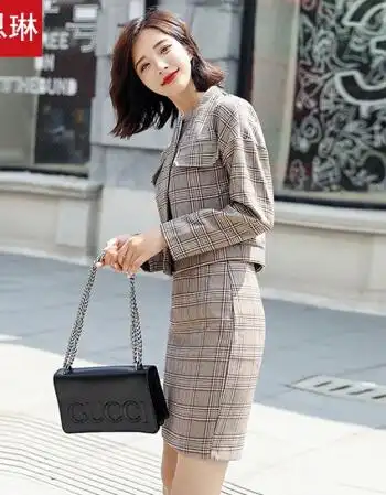 2019春装新款女装早春时尚女士两件套高腰女士气质女神格子套装裙蘑菇