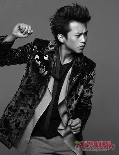 邓超短发飞机头发型