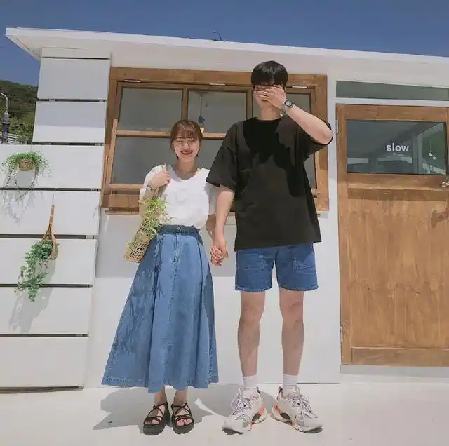 韩国最萌身高差情侣,不用情侣款却穿出亲密感,每一张都像撒狗粮