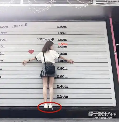 冯提莫和王一博只差半头却愣被拍成一米四到底是多高啊