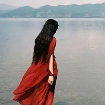 红衣随风舞动,女生头像图片-回车桌面