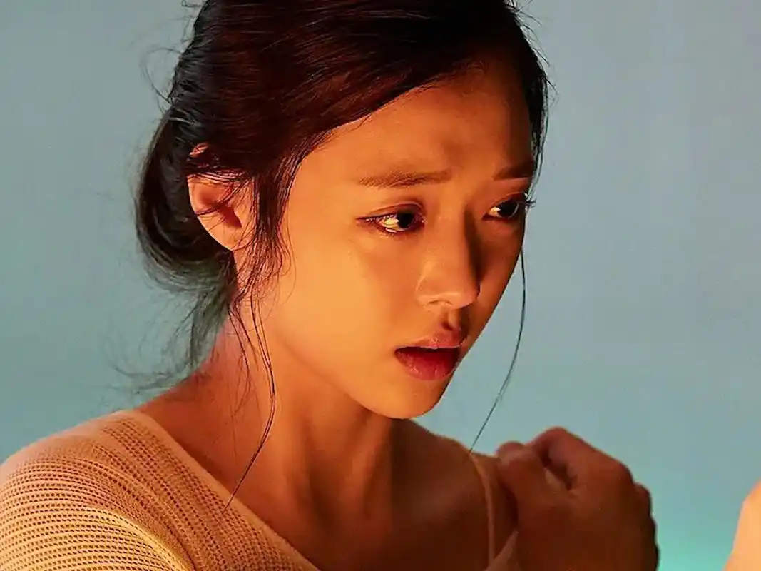 崔雪莉生前最后一部电影,金秀贤为之疯狂