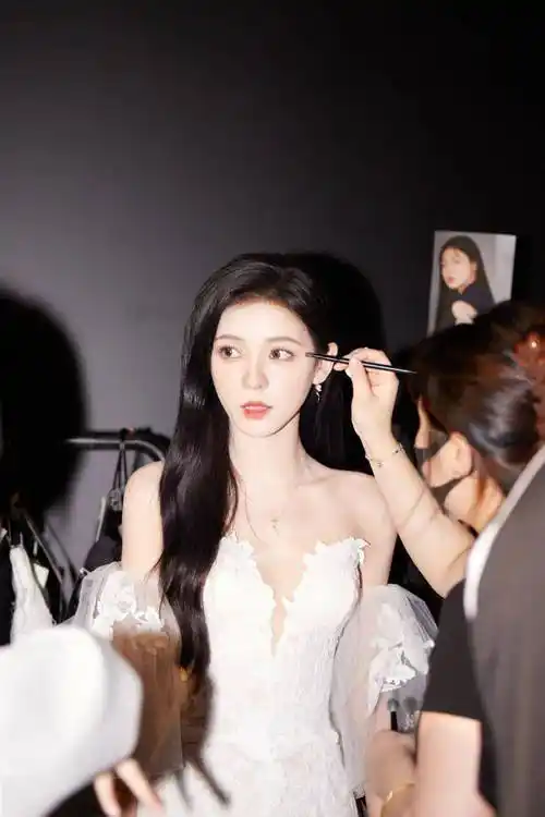 性感啊!_张予曦_侵权_账号