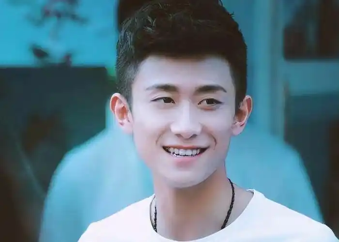 张一山童星出道13岁爆红如今为何沦落到无戏可拍