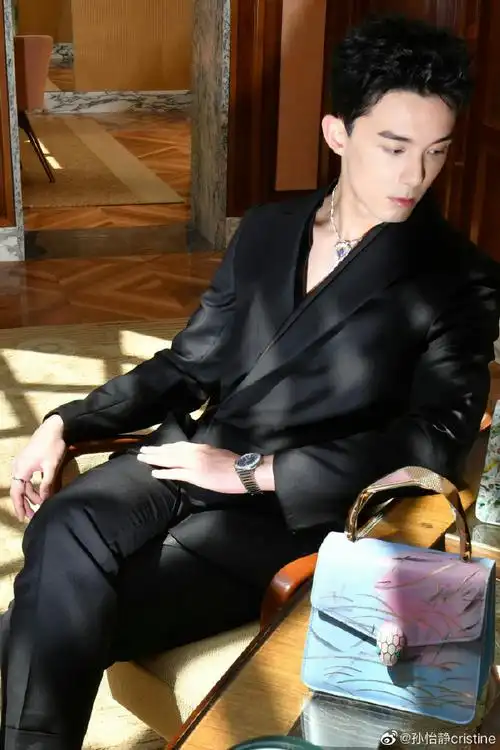 吴磊##巴黎高定时装周