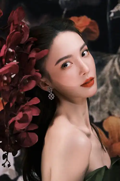 金晨鼻子太尖被嘲像格格巫,本人回应似乎在避重就轻