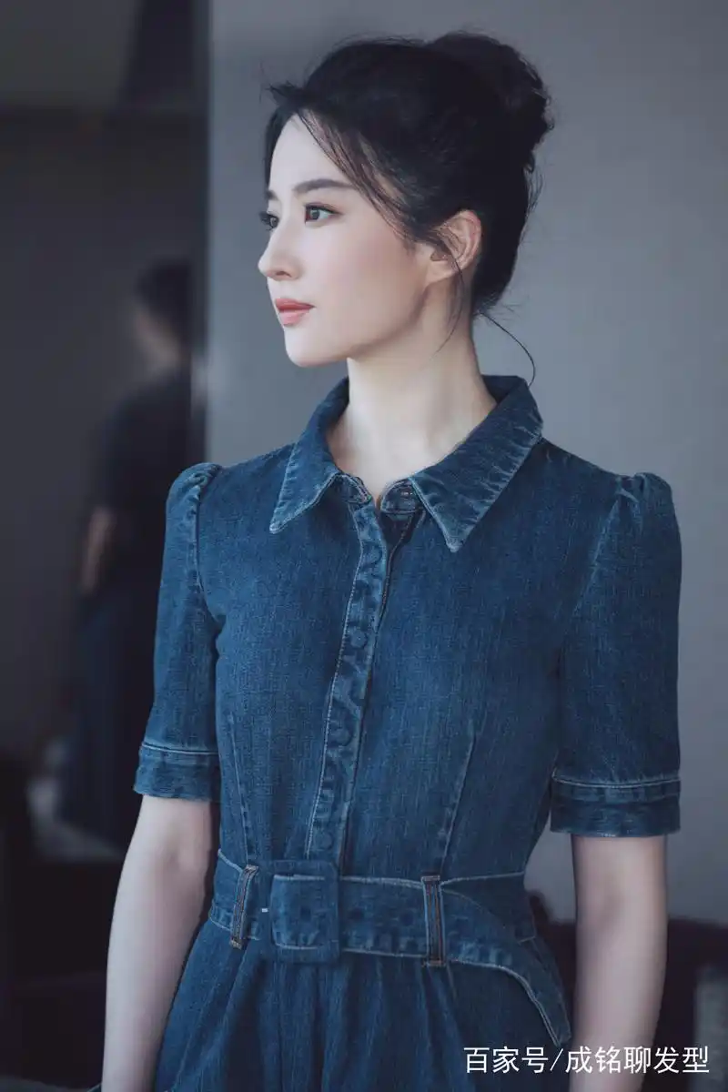 被神仙姐姐刘亦菲美到了,一款空气刘海清纯无敌,美得清新脱俗!