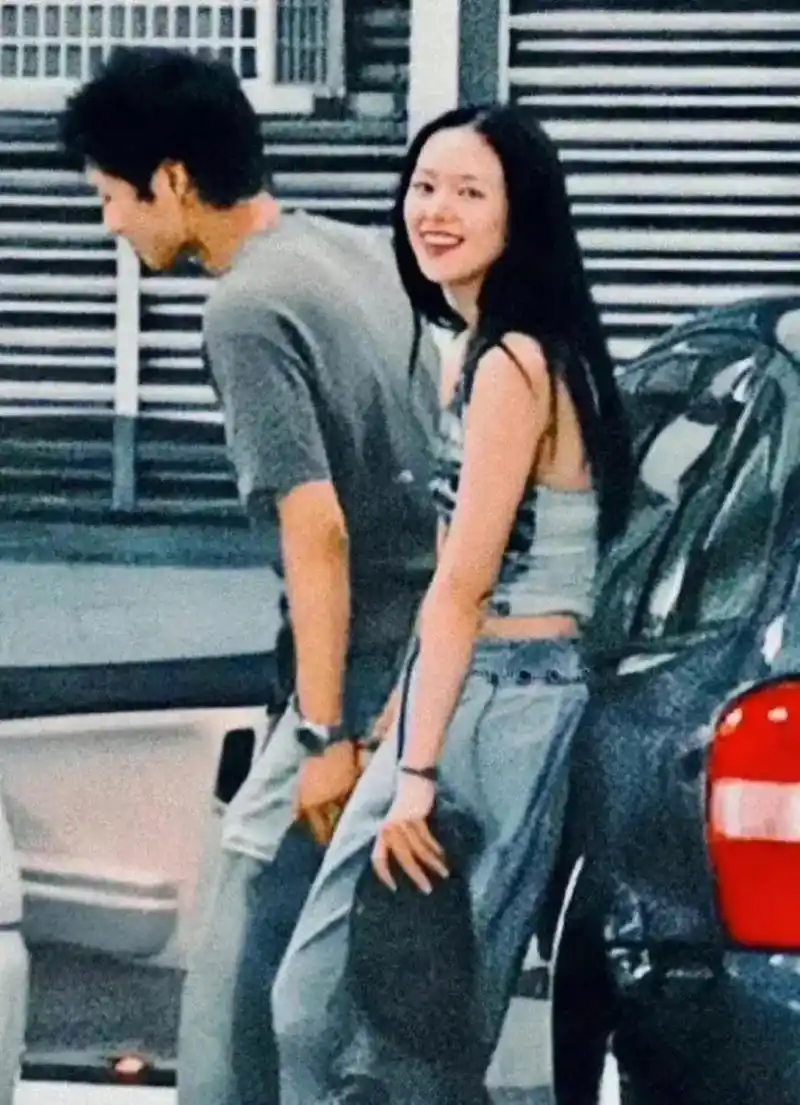 早期的章子怡和霍启山,看起来还挺般配 大家伙知道为什么分开吗[大笑]
