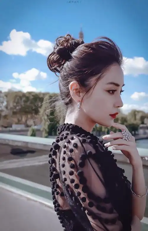 来看看一些女星侧脸图