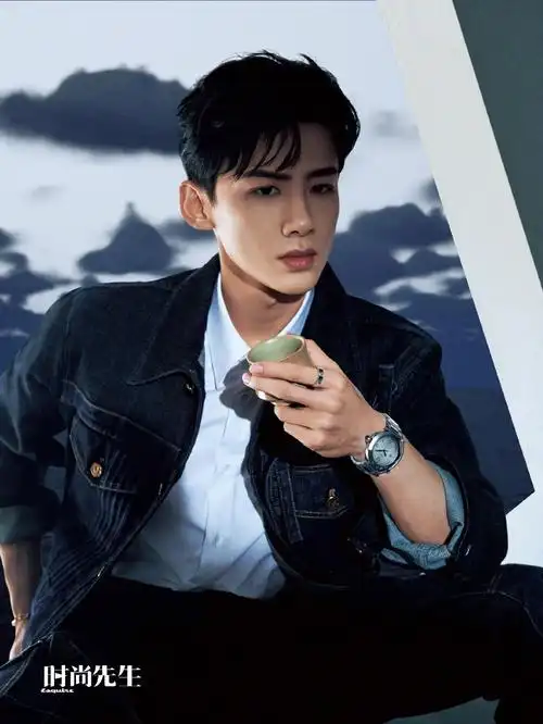 白敬亭时尚大片释出冷暖对比中诠释不同风格