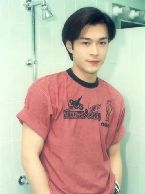 谁年轻时不是个校草这般清秀帅气古天乐