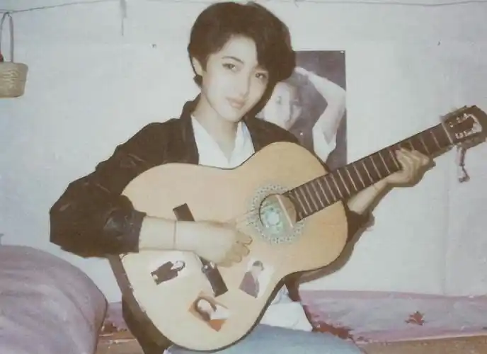 但大学四年,曾黎却表现出了自己的人生态度—"佛系".