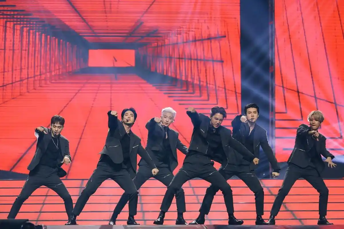 骨子里散发的克里斯马 exo超级演唱会高清图来袭_舞台