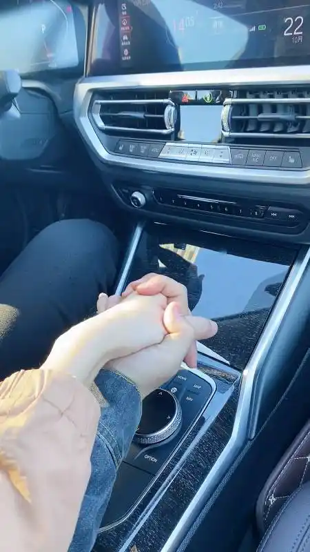 夫妻#这辈子知足了,坐过你的副驾驶,牵过你的手,吻过你的脸,枕过你的