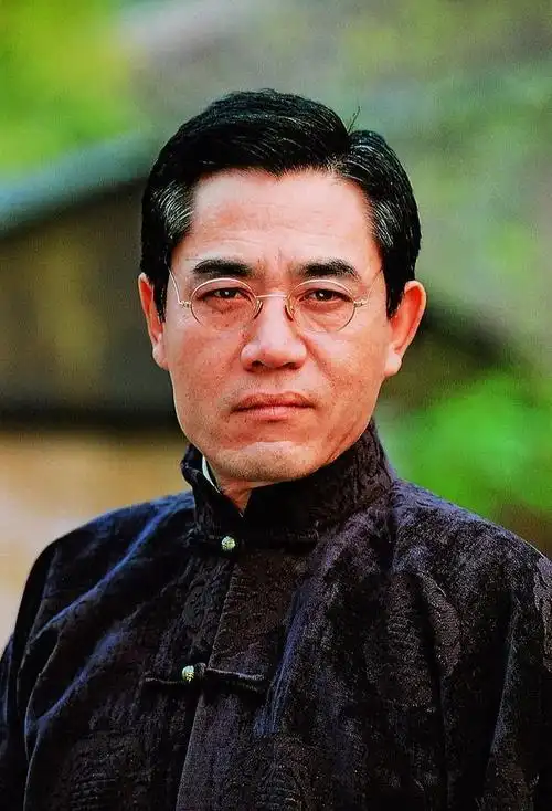 "国家一级演员"陈宝国,他的消失是娱乐圈的悲哀,他现状如何