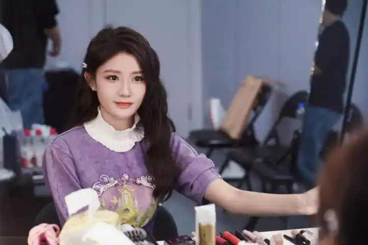 > 陈意涵《我是唱作人》甜美图片(2/9)