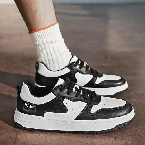 板鞋男潮夏季真皮透气滑板鞋春秋季平底休闲鞋子黑白熊猫运动鞋男