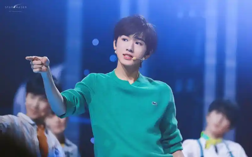 有没有宋亚轩的壁纸