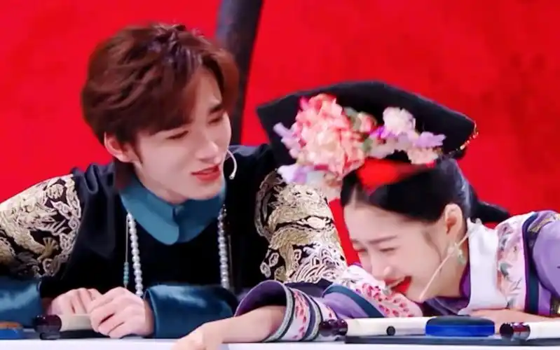 【关晓彤 宋亚轩】他好像很少这样逗女生