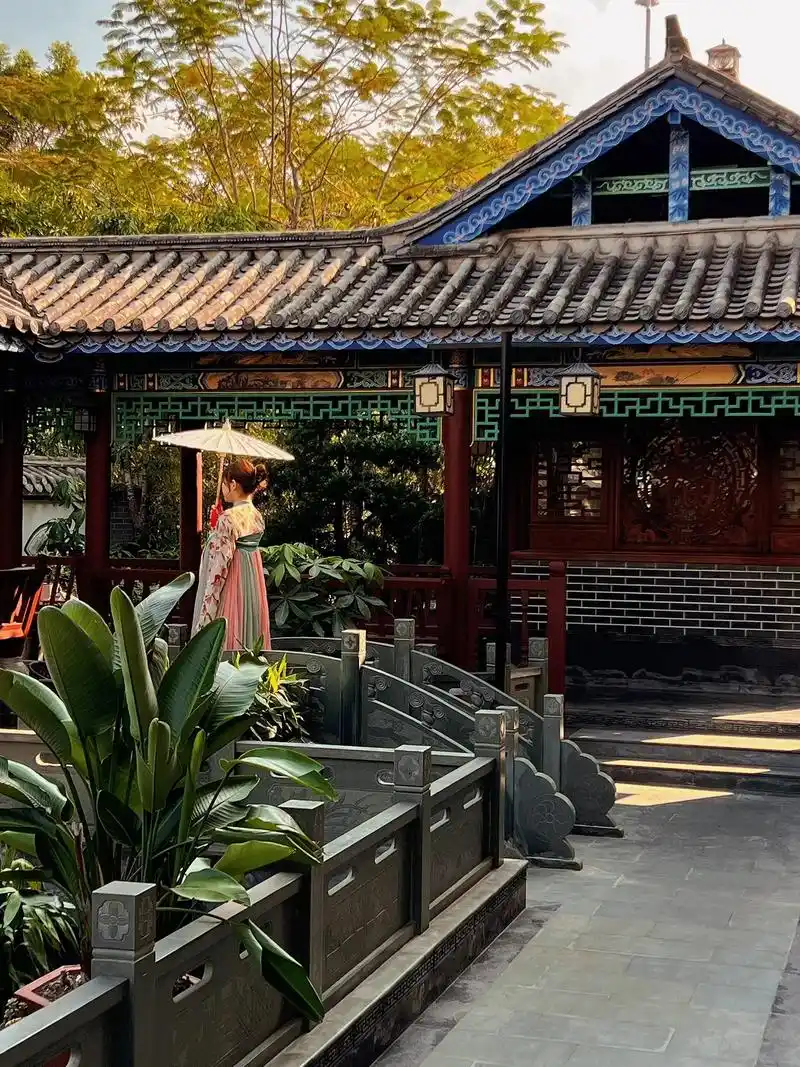 一秒穿越到汉唐古风7515快来纳兰庄园看看.