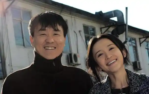 何冰从跑龙套到德艺双馨37岁才走红妻子陪他度过低谷期