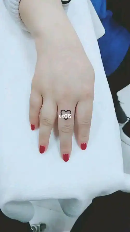 简洁的适合女生纹在手指上的清新小图案