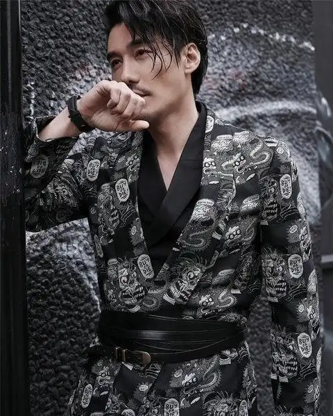 中国公认第一帅哥(他被称为"中国第一男模")_哪里拼网