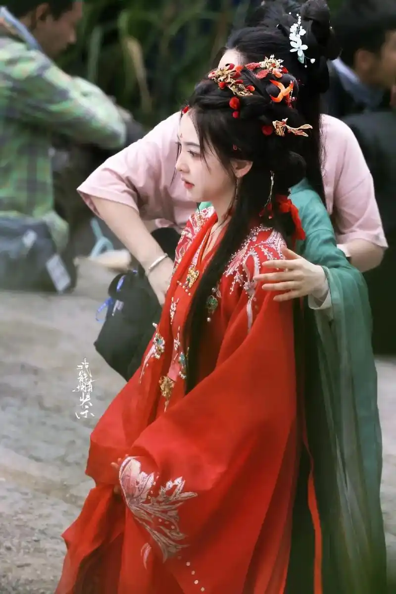 淮竹#刘诗诗 #章若楠 #古装 #红衣古装 - 抖音