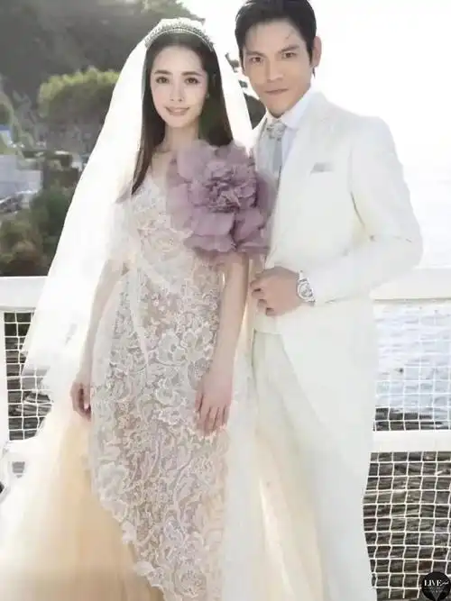 盘点女明星婚礼上的那些奢华王冠到底是什么来历