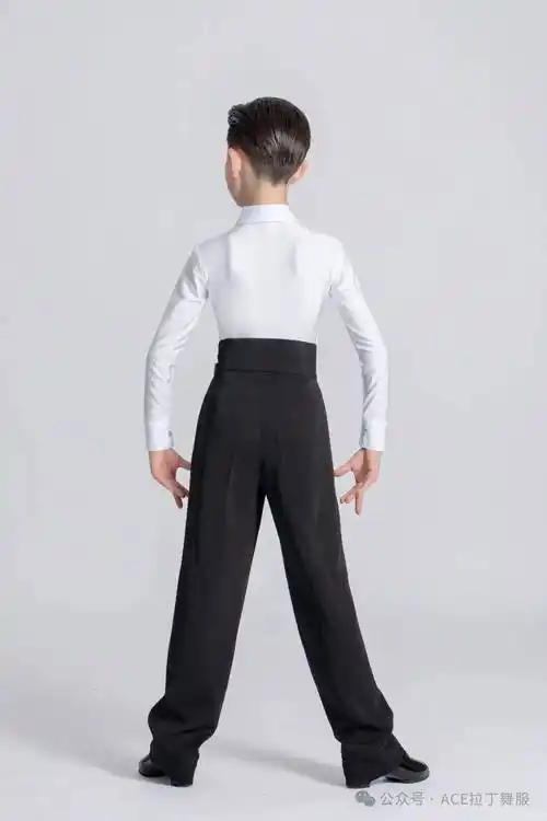 男孩跳"拉丁舞"太惊艳,气质非凡