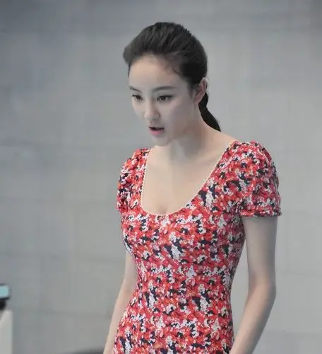 连登3年春晚,却被小三插足,遭家暴2次堕胎,今自杀未遂坚强生活_张雨欣