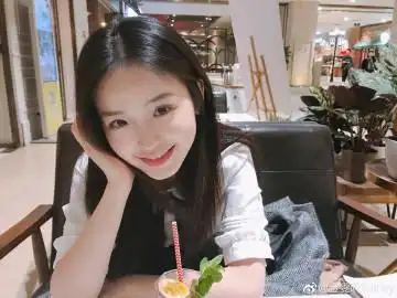 2019-9-2 来自 金雯昕超话 关注 眼神闪烁的情绪 忐忑不定的内心 蹲