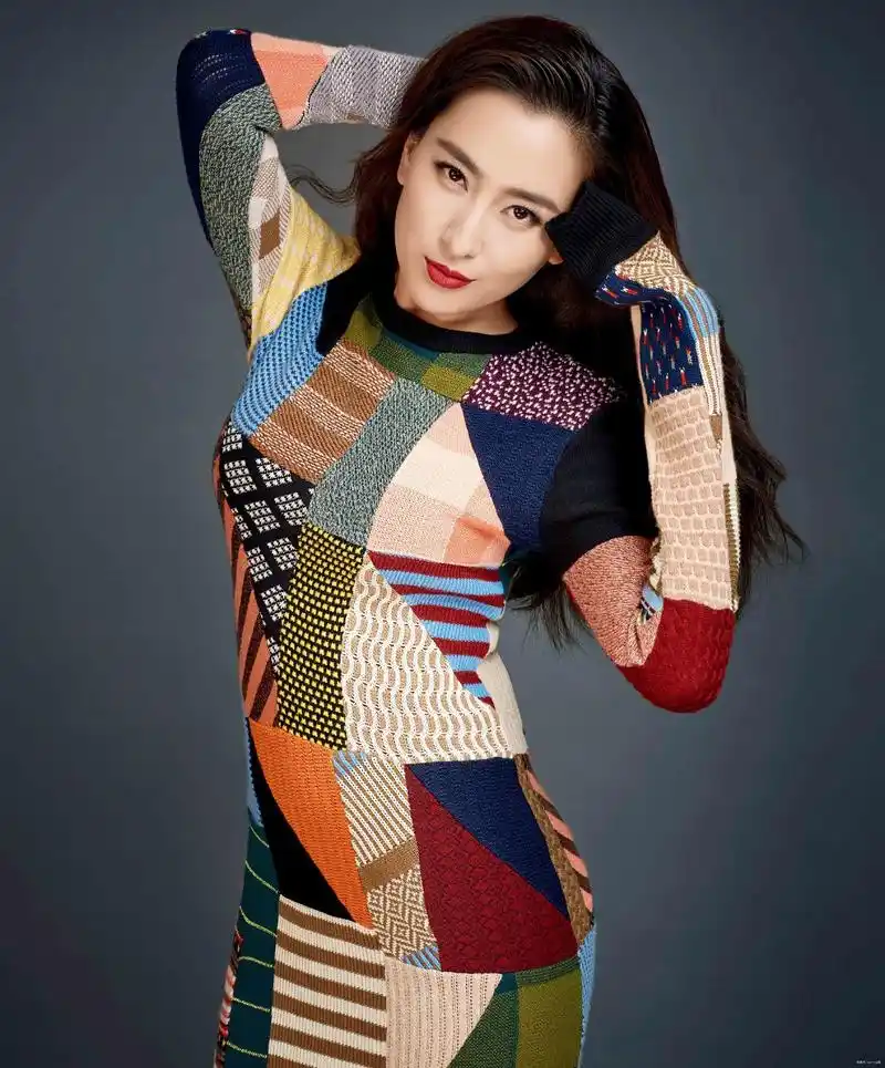 马苏:大方又时尚,柔美干练十分养眼!