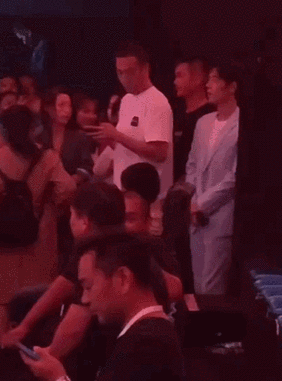 肖战"绯闻"金主王力威,竟然是陈道明女婿,他凭什么要捧肖战