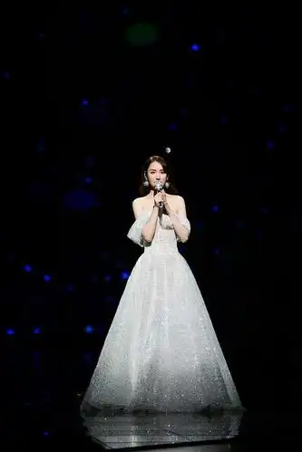 《姐姐2》圆满收官 吕一颜值出圈solo舞台引热议