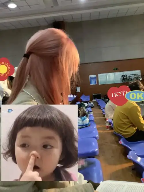 粉色头发染完20天后续越掉越好看