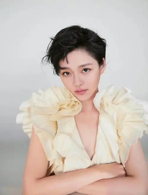 看来这次就算是瘦出八字纹,相信大s也还是能很快恢复从前的好状态的啦