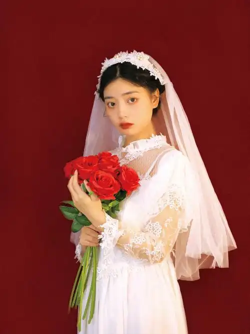复古轻婚纱写真简单布景就能拥有的浪漫