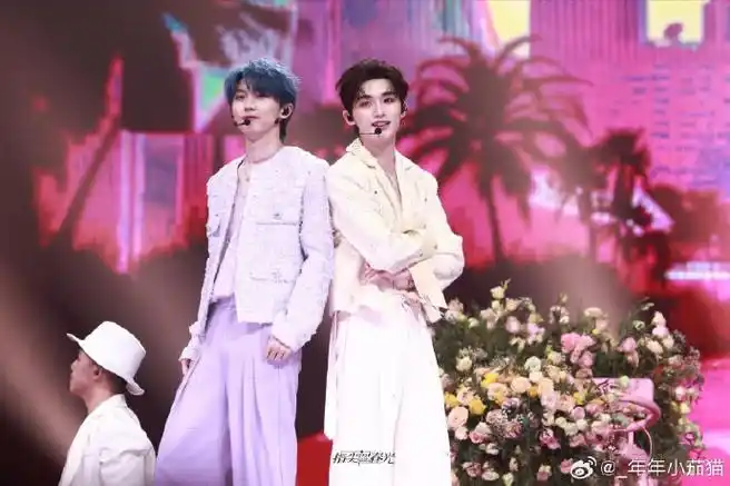 马嘉祺丁程鑫合唱有你的快乐##祺鑫