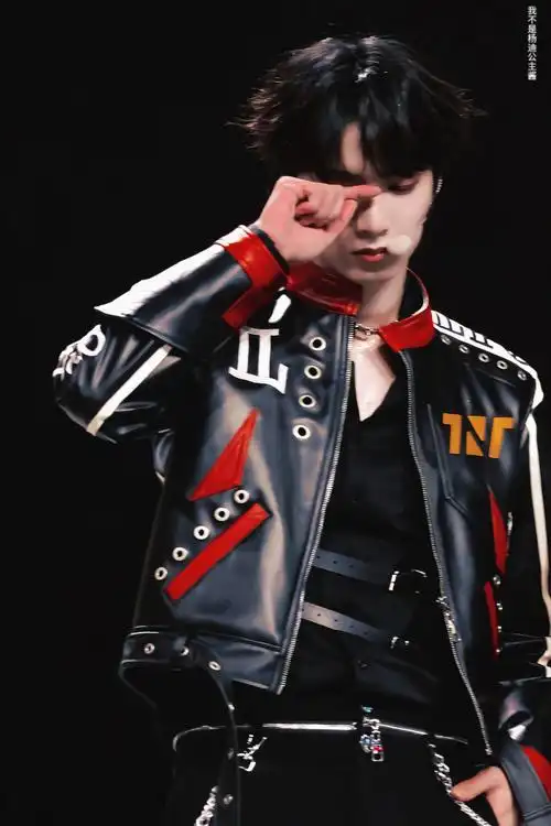 新生代演员刘耀文#再发点舞台上最帅气的刘耀文060099