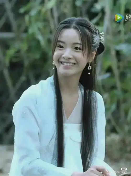 咋说呢李庚希确实是不太适合古装