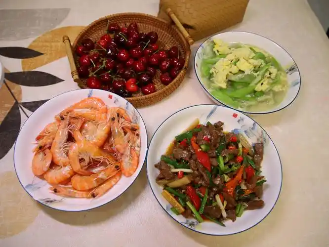 周末晚餐,两个菜一个汤,20分钟上桌,网友:给我添双筷子!