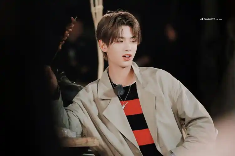 justin黄明昊 【180830 奇妙的食光】