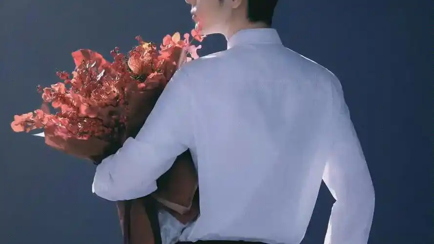 "肖战捧花的图片"你这是准备结婚了吗?