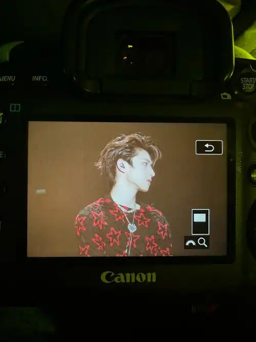 朱志鑫直拍#完美的侧脸@tf家族-朱志鑫