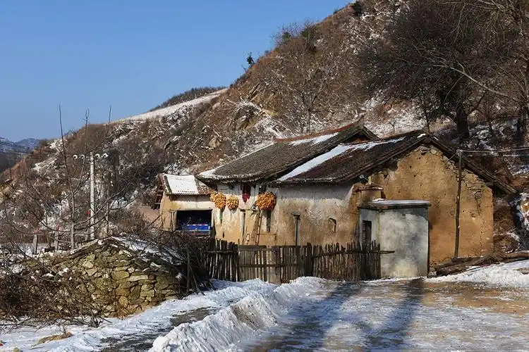 雪后,蓝田流峪寺村行