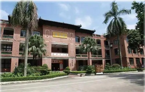 名校风采 | 真光中学 - 尔乃世之光_广州