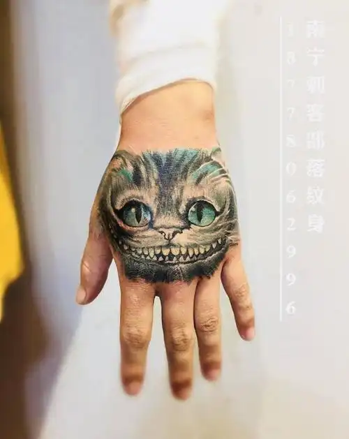 五个手背纹身纹身图片_手部新传统欧美写实纹身图案