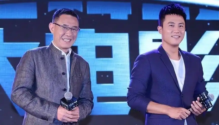 2016年,杜志国和杜淳两人一起参加了《旋风孝子》这档节目;节目中的