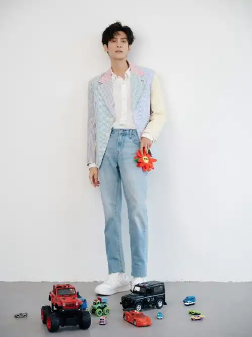 罗云熙待播剧生日剧照##罗云熙颜心记生日海报